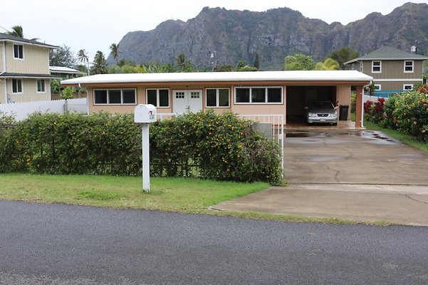 Waimanalo 41-048 Ehukai St Selena Steeper 808.640.3969 Waimanalo 41-048 Ehukai St Selena Steeper 808.640.3969