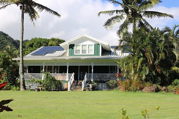 Kalihi 3097 Kalihi St Richelle.Agustin 808.843.2502 (Momi.Akana Owner)