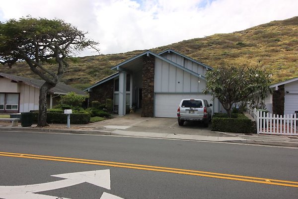 Hawaii Kai 966 Lunalilo Hm Rd Michelle Kahananui Makalua-Yee 808.256.6373 Hawaii Kai 966 Lunalilo Hm Rd Michelle Kahananui Makalua-Yee 808.256.6373