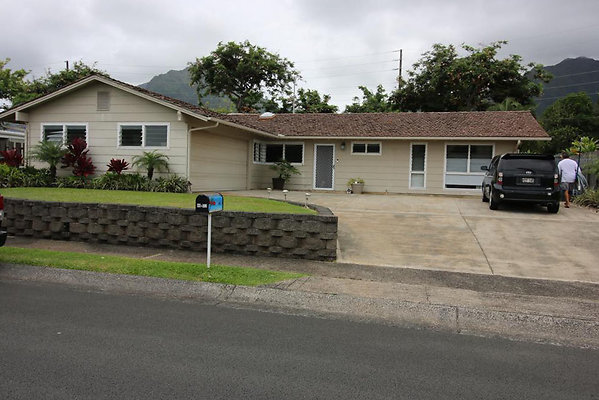 Kaneohe 46-122 Humu St Amber Napoleon 808.620.7265 Kaneohe 46-122 Humu St Amber Napoleon 808.620.7265