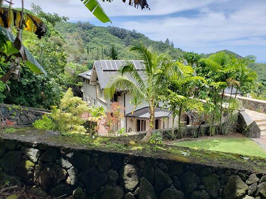 Kaneohe 46-486 Hololio St Mike Leary 808.479.4098 Kaneohe 46-486 Hololio St Mike Leary 808.479.4098