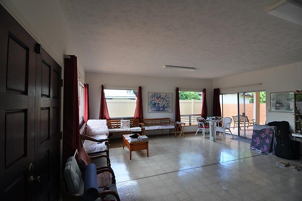 Kapahulu 3131 Hayden St Thao Khamsing 808.399.4014 Kapahulu 3131 Hayden St Thao Khamsing 808.399.4014