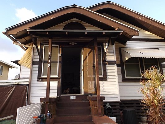 Kapahulu 3238 Catherine St Jon 808.779.9076 Kapahulu 3238 Catherine St Jon 808.779.9076