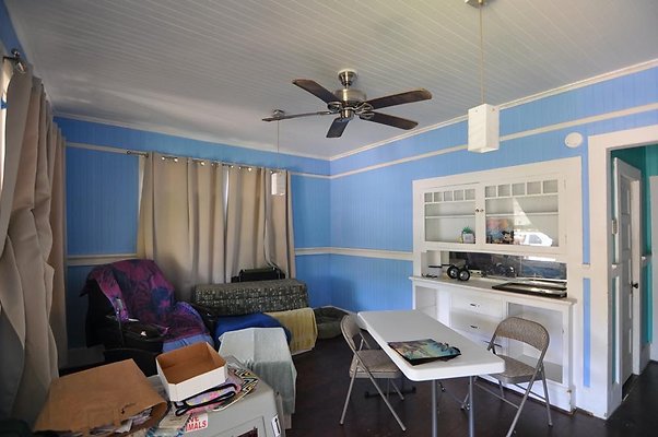 Kapahulu 3608 Leahi Ave Susan Holt 808.341.5982 Kapahulu 3608 Leahi Ave Susan Holt 808.341.5982