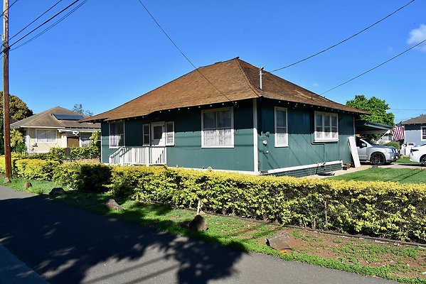 Ewa Beach 91-1705 Tenney St Abe Lobetos 808.485.7744 Ewa Beach 91-1705 Tenney St Abe Lobetos 808.485.7744