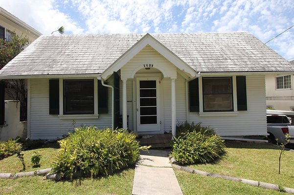 Liliha Nuuanu 2609 Woalani Ave Blake 808.227.6892 Liliha Nuuanu 2609 Woalani Ave Blake 808.227.6892