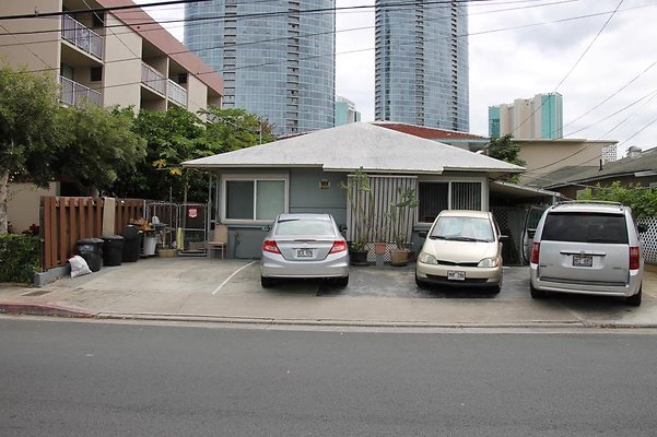 Ala Moana 1121 Rycroft St MJ Kaur 808.489.0799