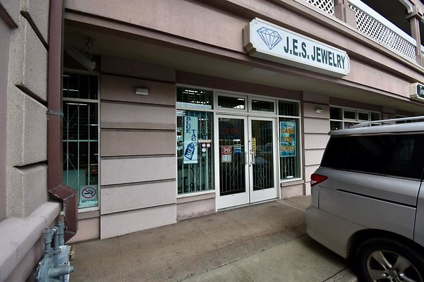 Keeaumoku J.E.S. Jewelry 745 Keeaumoku St. Ste 101 Amy Ahina 808-941-1573