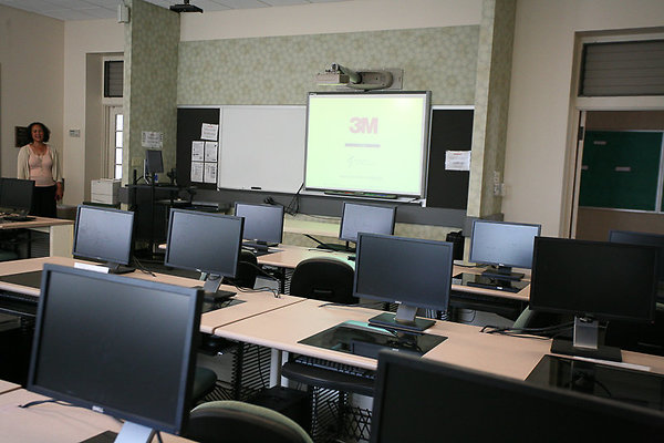 Honolulu Chaminade ComputerLab 1