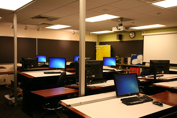 Honolulu Chaminade ComputerLab 4-2 Honolulu Chaminade ComputerLab 4-2