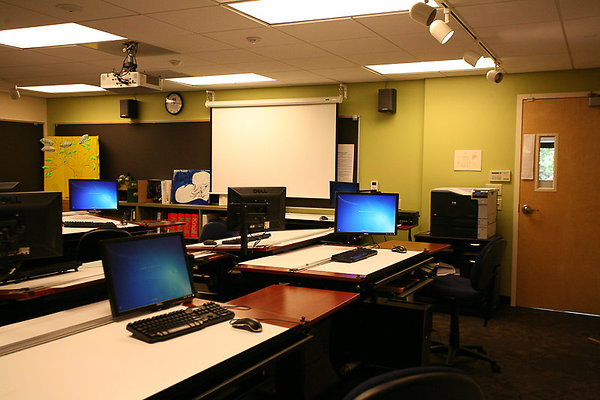 Honolulu Chaminade ComputerLab 4