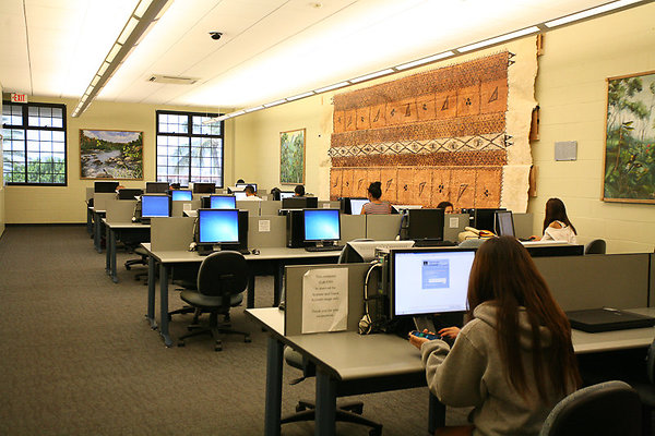Honolulu Chaminade ComputerLab 5
