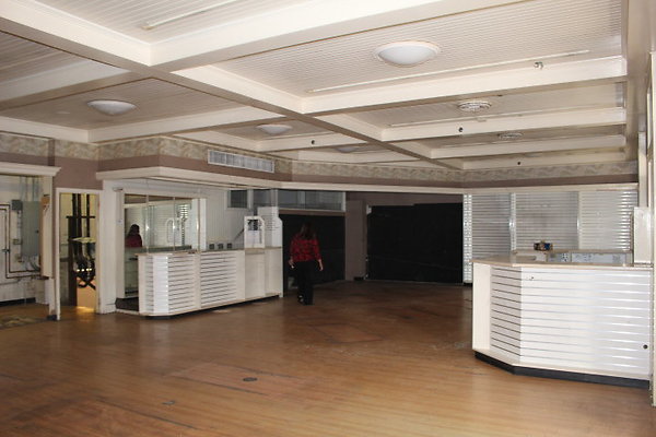 Old Prince Kuhio Pharmacy- 2330 Kuhio Ave- Ben Wang 738.8410