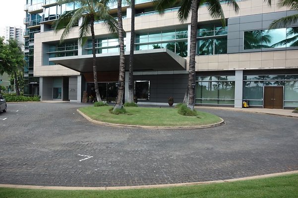 Hokua 1288 Ala Moana Blvd Ryan Benavente 808.692.0004