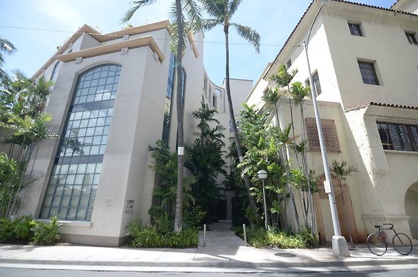 Avalon Commercial Stacy Philippou 808.369.1148 Avalon Commercial Stacy Philippou 808.369.1148