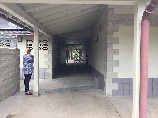 th OVC EXT 08-09   15 46 11 PM