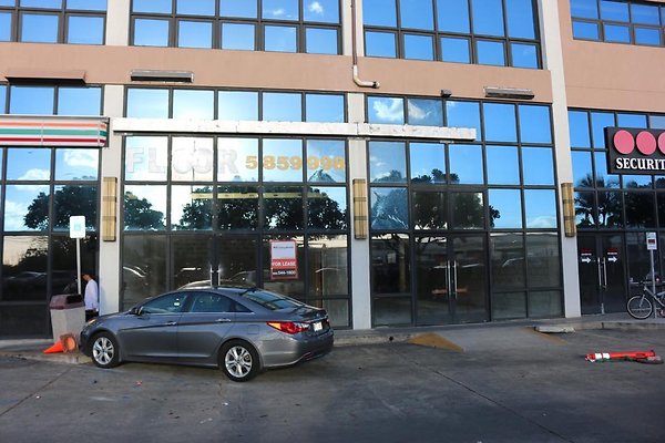 Iwilei-900 Nimitz Hwy Pete.A(R) 808.544.1600 Iwilei-900 Nimitz Hwy Pete.A(R) 808.544.1600