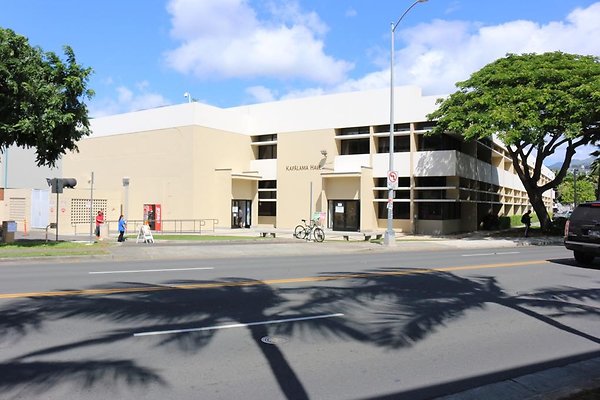 Kalihi-925 Dillingham Blvd Honolulu DMV Ricky.Akase 808.768.9135