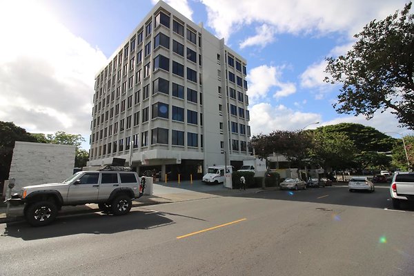 200 N Vineyard Ave Norm Baker 808.561.1951 200 N Vineyard Ave Norm Baker 808.561.1951