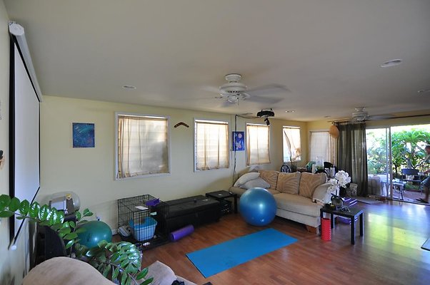 Kapahulu 4012 Maunaloa Ave Kiro 808.216.2124 Kapahulu 4012 Maunaloa Ave Kiro 808.216.2124