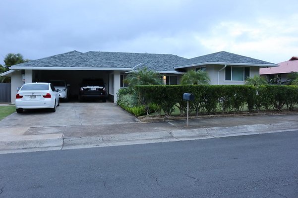 Aina Haina 5420 Oio Drive Kristie Maruyama 808.772.2662 Aina Haina 5420 Oio Drive Kristie Maruyama 808.772.2662