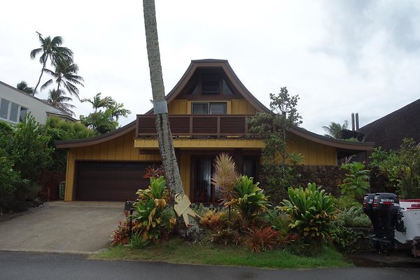Aina Haina 250 Paiko Drive Donna Lipman 808.393.2255 Aina Haina 250 Paiko Drive Donna Lipman 808.393.2255