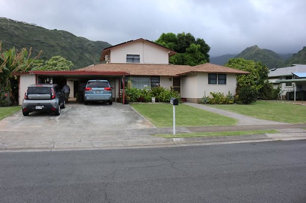 Aina Haina 5421 Oio Drive Francis Mahelona 808.373.7255 Aina Haina 5421 Oio Drive Francis Mahelona 808.373.7255