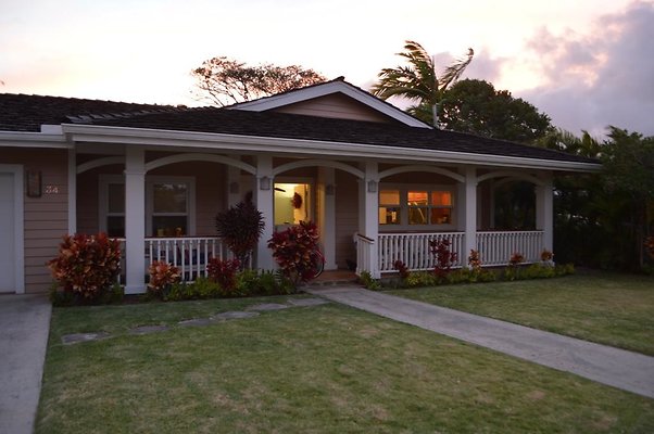 Aina Haina 34 Akilolo St Megan Joswick 808.722.1950 Aina Haina 34 Akilolo St Megan Joswick 808.722.1950