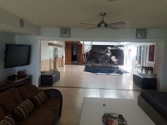 HI50 S5 5797KalanianaoleHwyKI2 2014-10-31 14.13.19