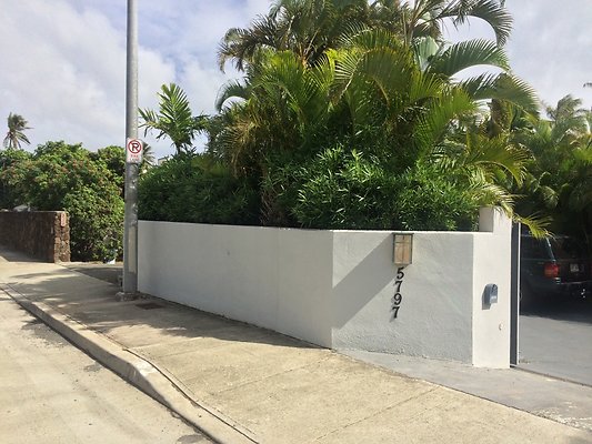 HI50 S5 5797KalanianaoleHwyKI2 2014-10-31 14.08.51