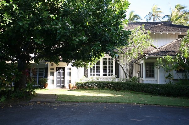 Aina Haina 5621 Kalanianaole- Cassiday- 373-4932