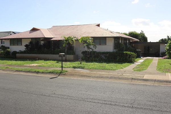 Aina Haina 5430 Oio Drive Lynn Ariyoshi 808.222.1989 Aina Haina 5430 Oio Drive Lynn Ariyoshi 808.222.1989