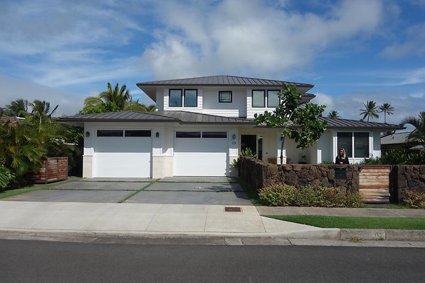 Aina Haina 63 Nuihi St Matt Gambette 808.351.5105 Aina Haina 63 Nuihi St Matt Gambette 808.351.5105