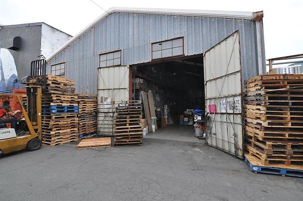 Ohe Street, Warehouse - doors open Ohe Street, Warehouse - doors open