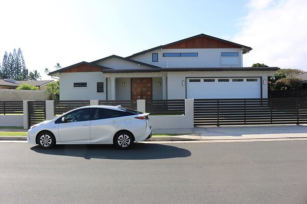 Aina Haina 912 Waiiki St Shannon Terayama 808.343.3833 Aina Haina 912 Waiiki St Shannon Terayama 808.343.3833