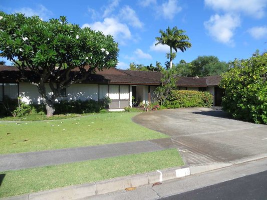 Aina Haina 1113 Kaimoku Pl Mary Caywood 808.373.9814 Aina Haina 1113 Kaimoku Pl Mary Caywood 808.373.9814