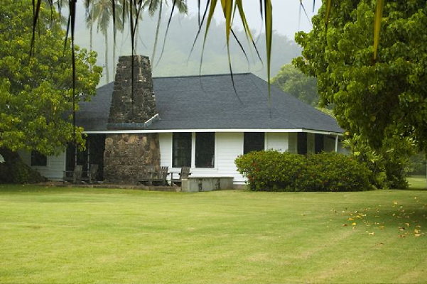 White Estate @ Pounders 079 White Estate @ Pounders 079