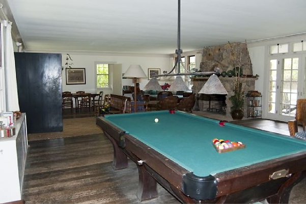 White Estate @ Pounders 043 White Estate @ Pounders 043