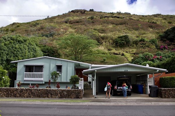 Niu Valley 279 Panio Rd