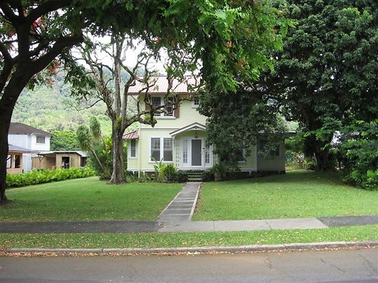 Nuuanu DOWSETT FRIZELLE