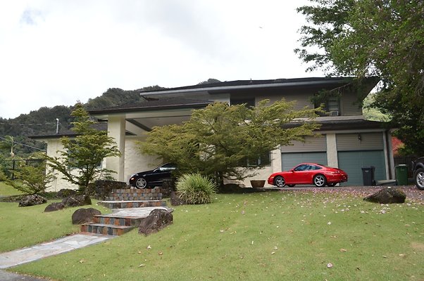 Nuuanu 3944 Old Pali Rd - Theresia McMurdo- 227.9225 cell