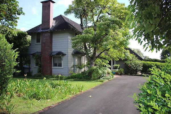 Nuuanu 3760 old pali rd Susan.Schull 808.372.2598 Nuuanu 3760 old pali rd Susan.Schull 808.372.2598