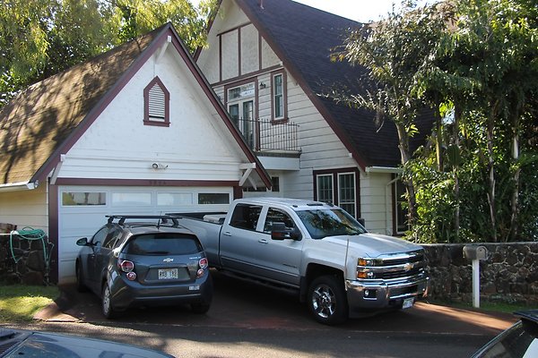 Maunalani Heights 5096 Maunalani Circle 808.478.4644