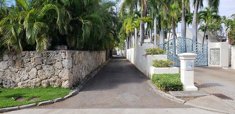 Portlock 335 Portlock Rd Tony Makuakane Potter Portlock 335 Portlock Rd Tony Makuakane Potter