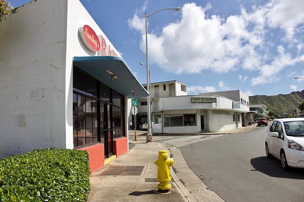 Kapahulu Nanding&apos;s Bakery 3210 Martha St Rollan Paez 808.367.1172