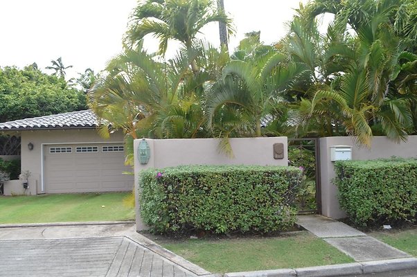 Portlock 233 Portlock Rd - Susie Paynter Portlock 233 Portlock Rd - Susie Paynter