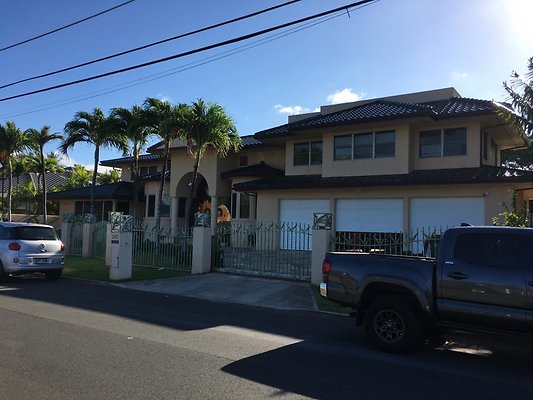 Portlock 282 Portlock Rd Marjan 808.230.6106 Portlock 282 Portlock Rd Marjan 808.230.6106