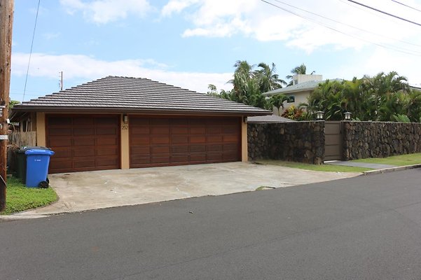 Portlock 252 Portlock Rd Marcella Rosen 808.428.0359 Portlock 252 Portlock Rd Marcella Rosen 808.428.0359