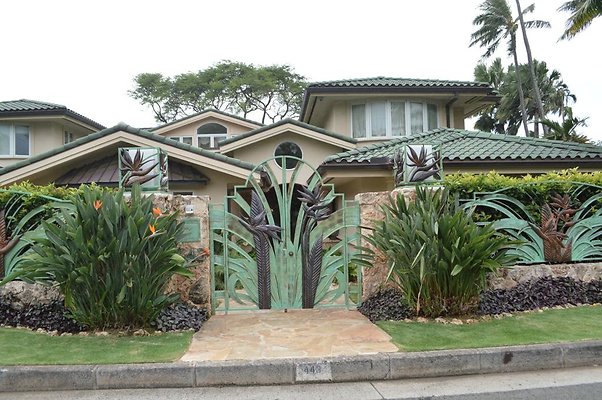 Portlock 443 Portlock - Michelle and Alan Van Zee 808.754.6622 Portlock 443 Portlock - Michelle and Alan Van Zee 808.754.6622