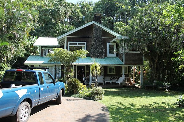 Tantalus 135 Forest Ridge Way Debra Takagi 808.943.8623